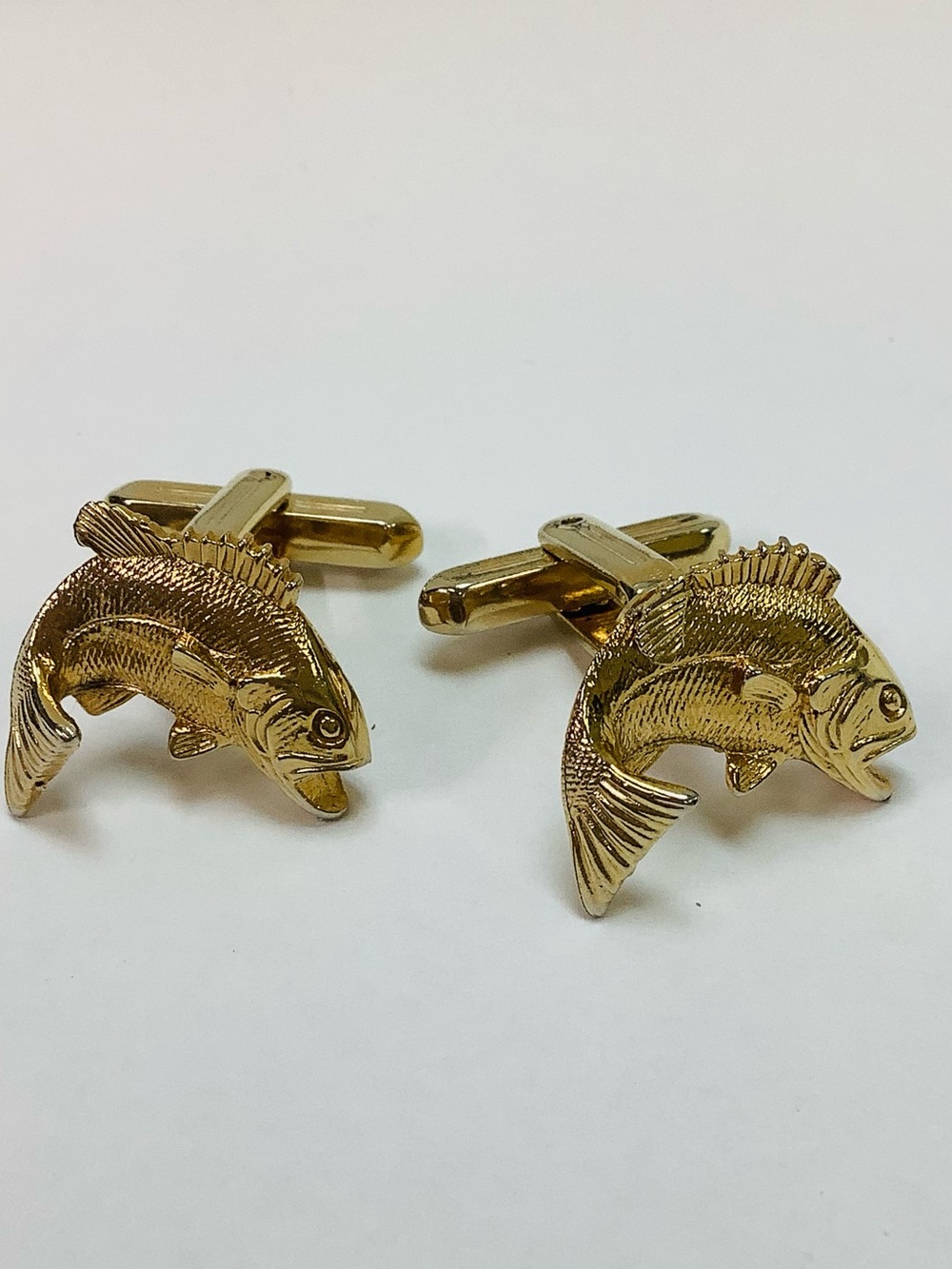 HICKOK U.S.A. Vintage Gold tone Large Mouth Bass Fish Cufflinks